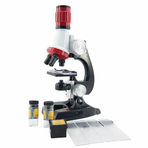 100 till 1200x pedagogiskt mikroskop för vita, röda och svarta barn på en vit bakgrund