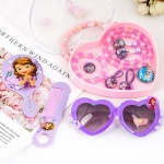 Disney pärlhalsband med accessoarer och glasögon i lila