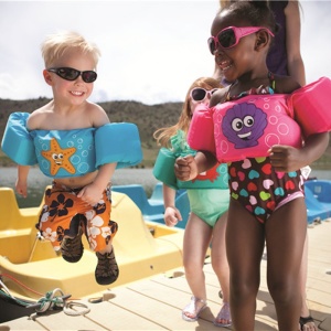 Badväst för barn i blått, rosa och grönt med marina motiv