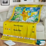 Söt Pokémon Pikachu-kort filt på en soffa med böcker