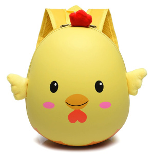 Barnryggsäck i form av en gul kyckling med orange näbb