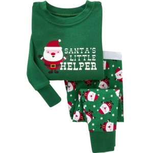 Pyjamas med jultomte för barn mot en vit bakgrund