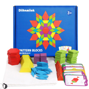 Montessori träpussel för barn 155st färgade med vit bakgrund