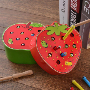 Montessori-set med äpplen och jordgubbar för barn med träbas och böcker