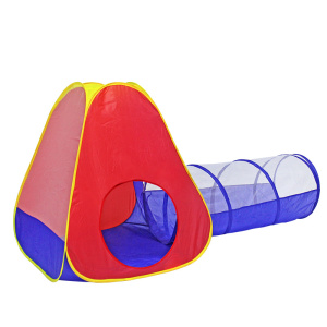 En mångfärgad tipi för barn i form av ett litet hus med en blå tunnel på ena sidan.